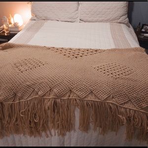Cozy Pink Woven Blanket